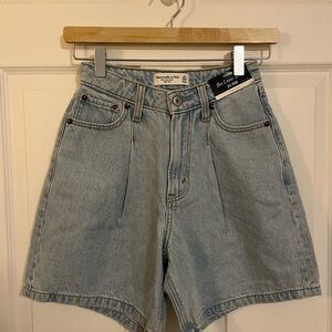 New Abercrombie Loose Short